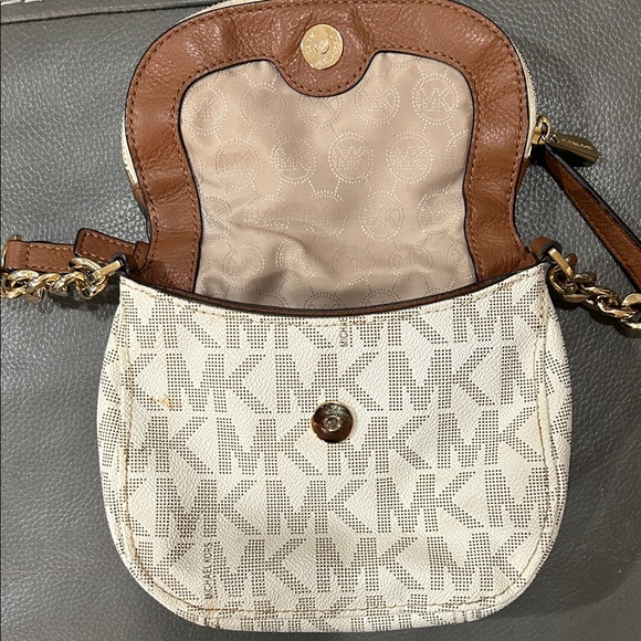 Michael Kors Monogram Tan Crossbody Bag EUC - Picture 9 of 10